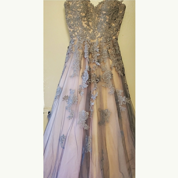 Dress - Picture 2 of 3